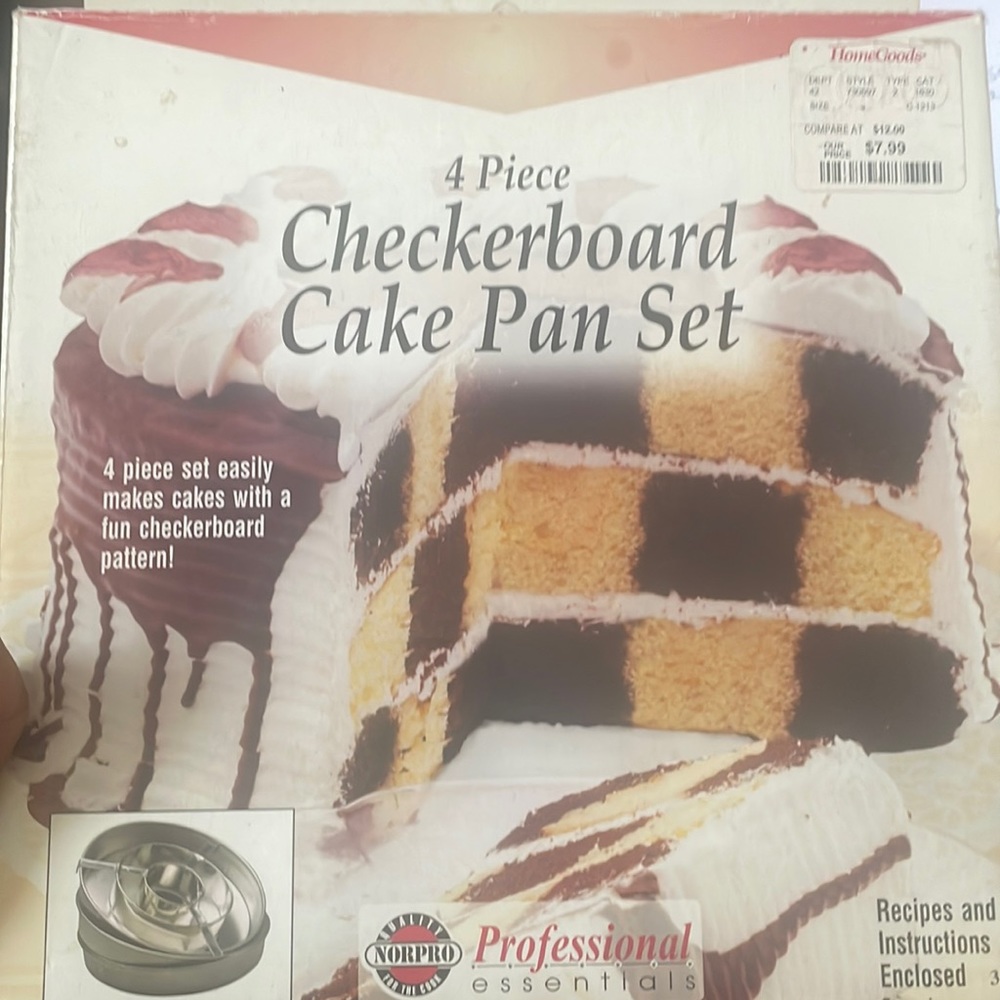 4 piece checkerboard cake pan set